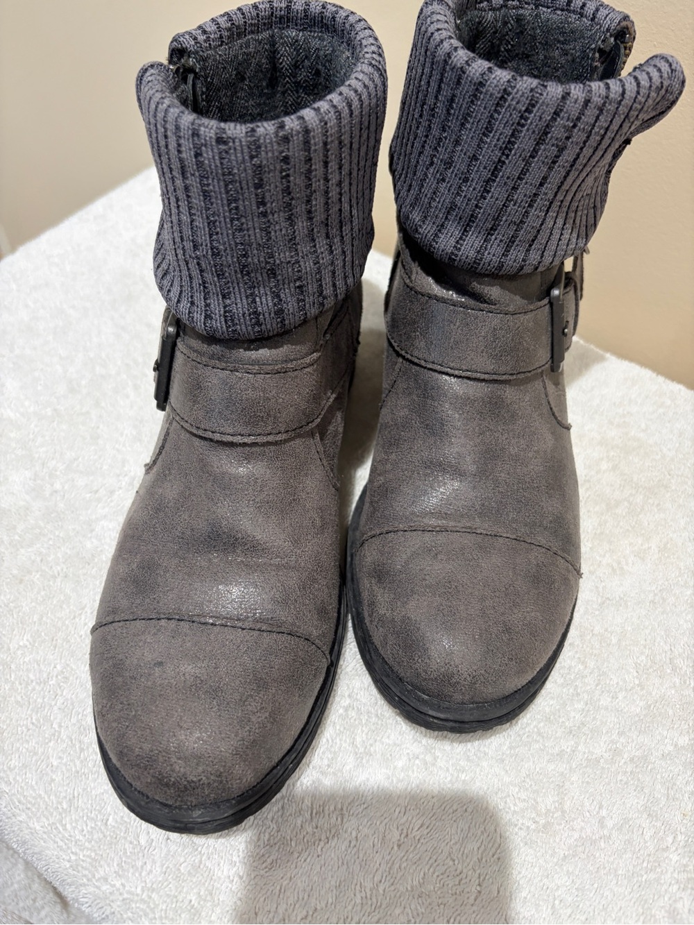 Women's Ankle Boot with Knit Cuff - Gray